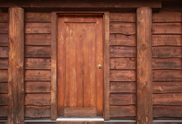 Cost of Log Cabin Siding Installation in Milwaukee
