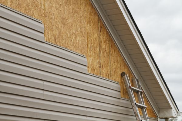 Cost of Grey Vinyl Siding Installation in Milwaukee